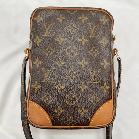 ‼️SOLD‼️Louis Vuitton Amazone Crossbody ❤️ 100% Authentic GREAT CONDITION‼️ - Picture 3 of 16
